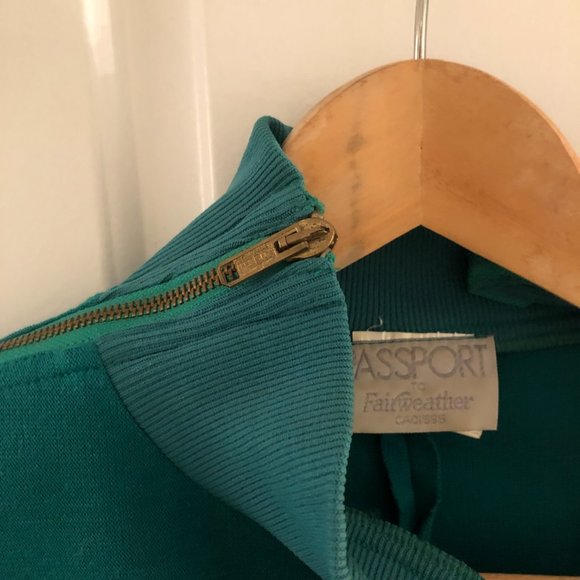 Vintage Green Dress (with shoulder pads) - Picture 2 of 12